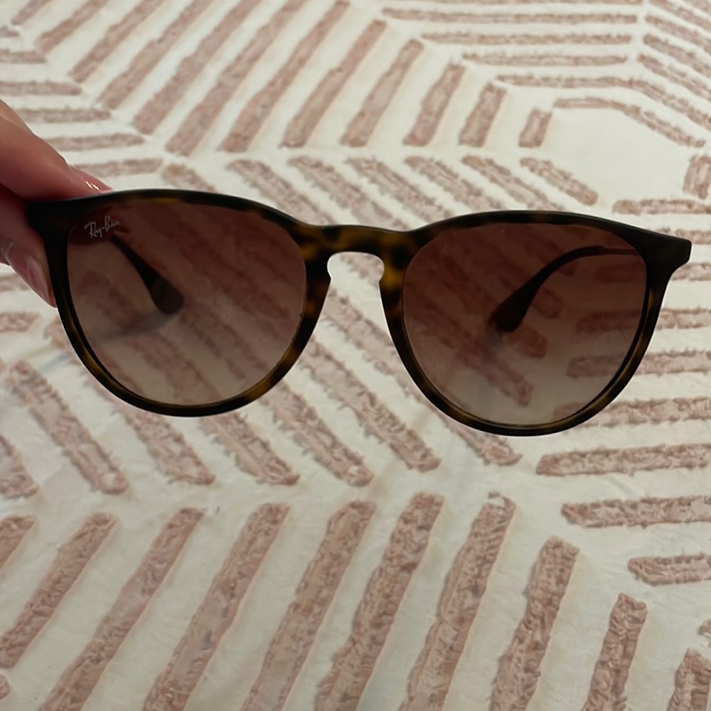 Tortoise Shell Erika Raybans